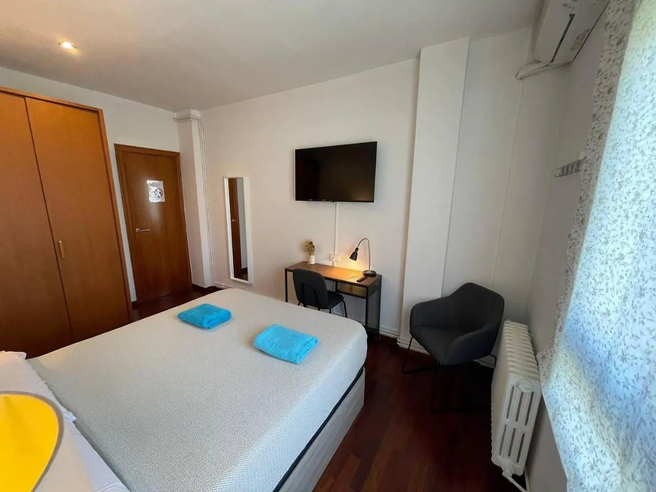 Rooms Paris Barcelona