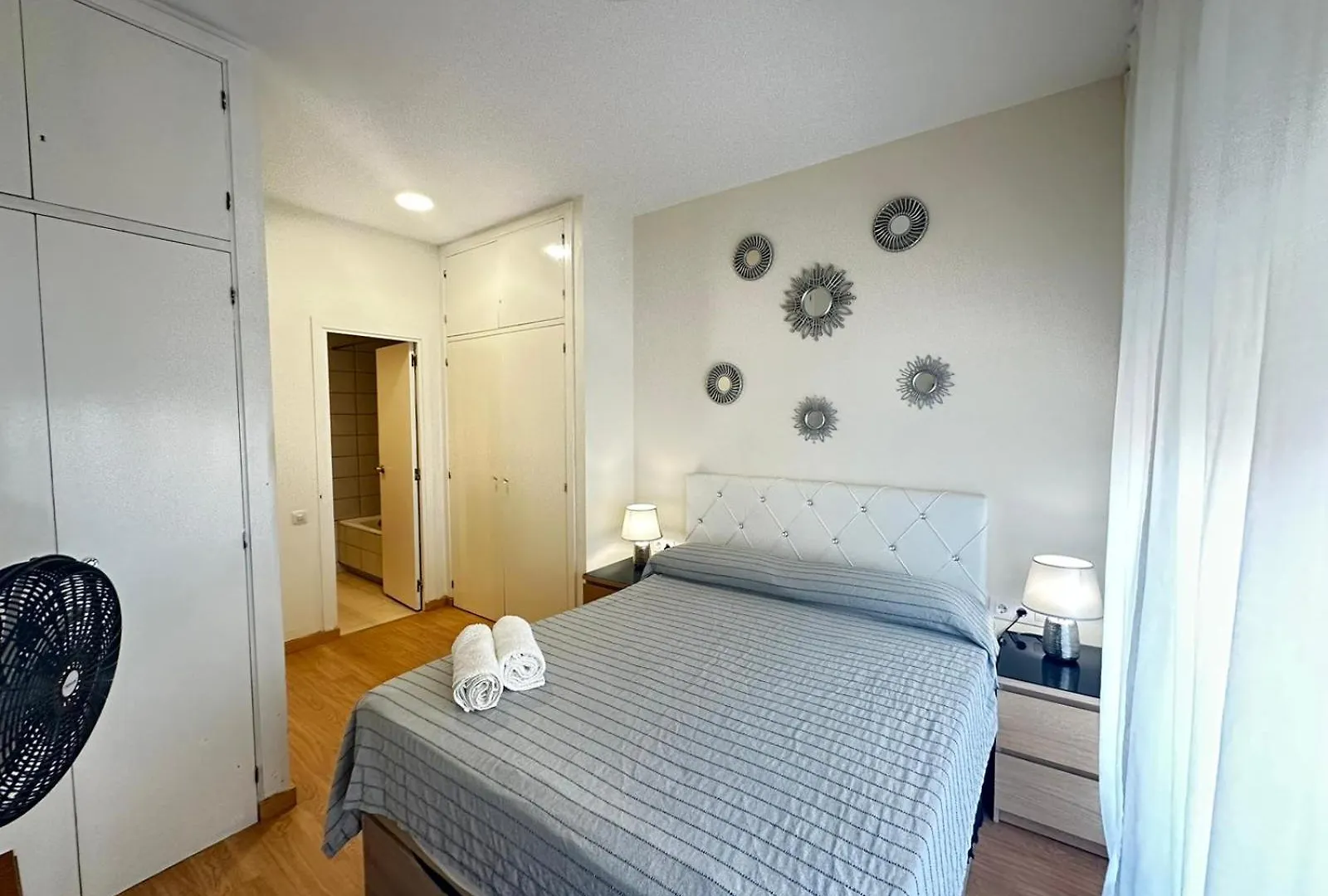 Bed & Breakfast Rooms Paris Barcelona