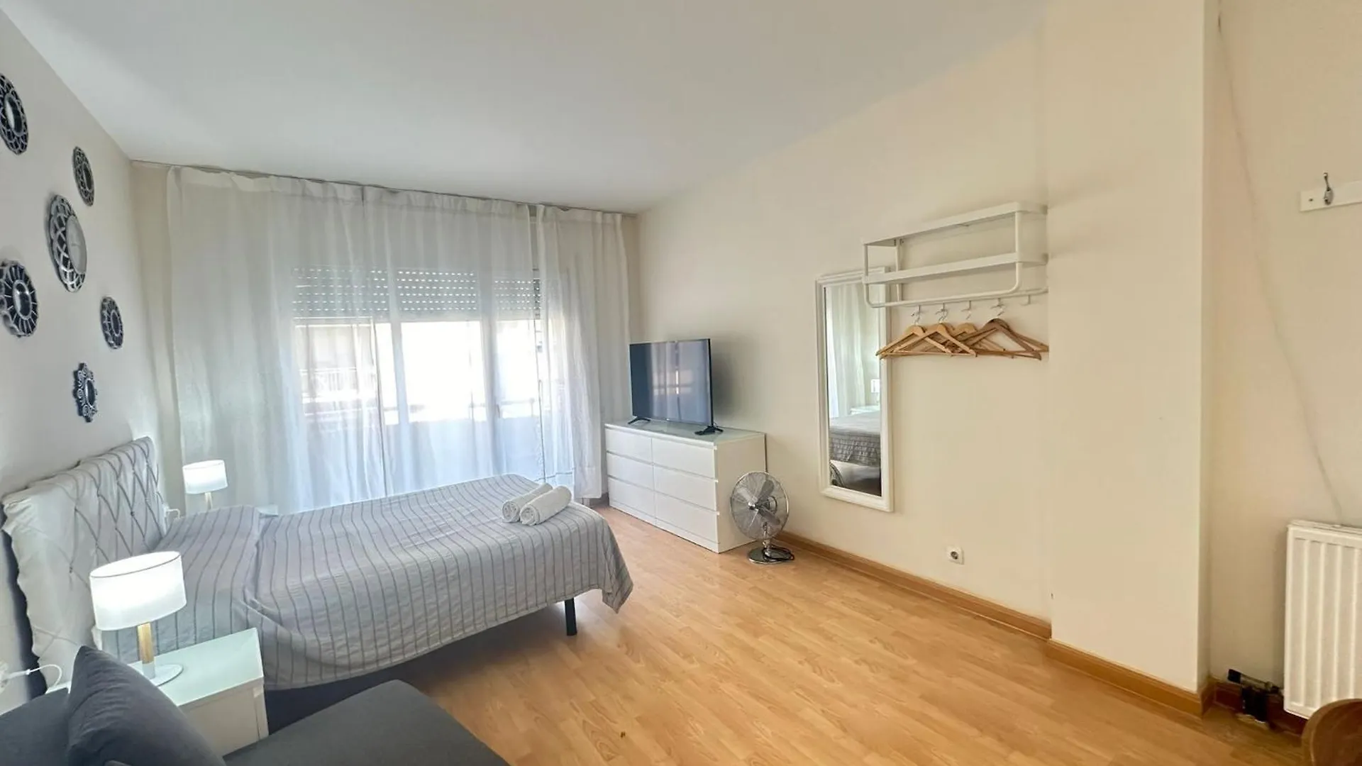 Rooms Paris Barcelona Bed & Breakfast