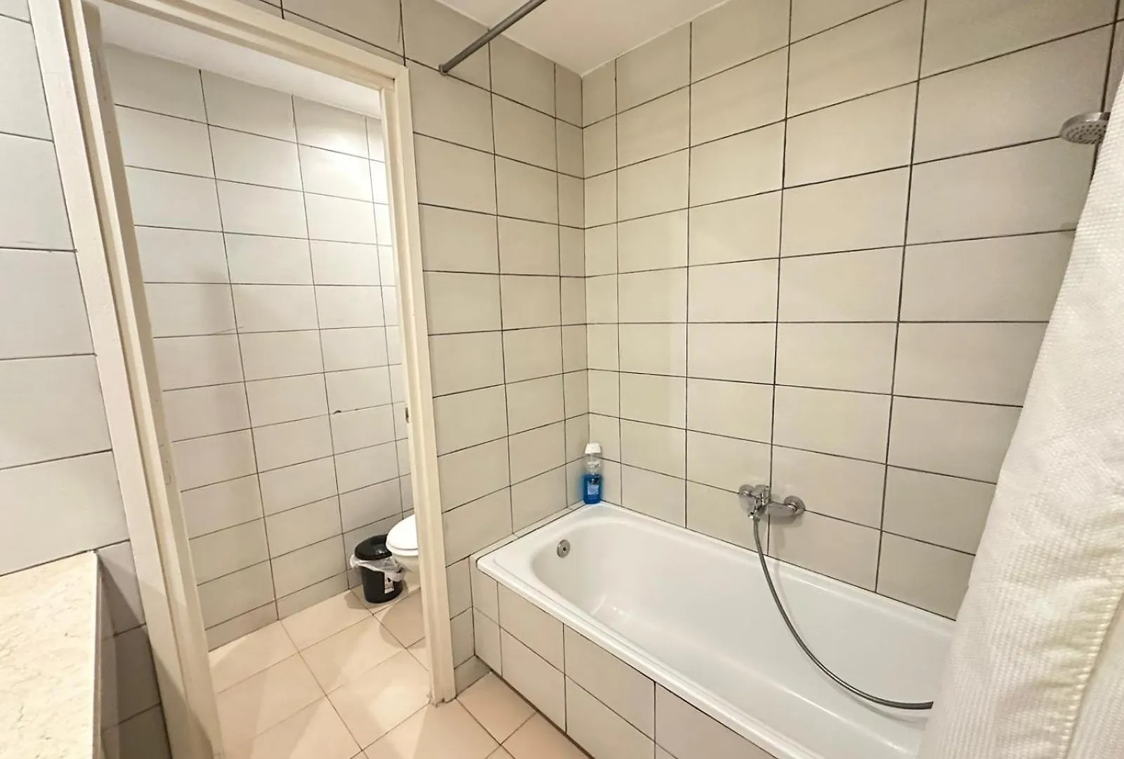 Bed & Breakfast Rooms Paris Barcelona