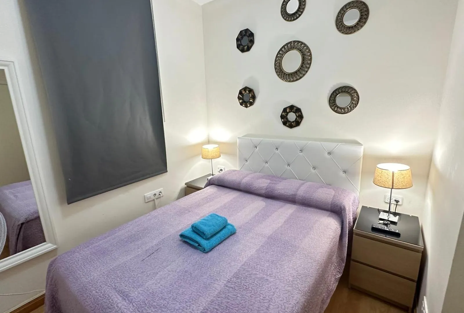 Bed & Breakfast Rooms Paris Barcelona Spain