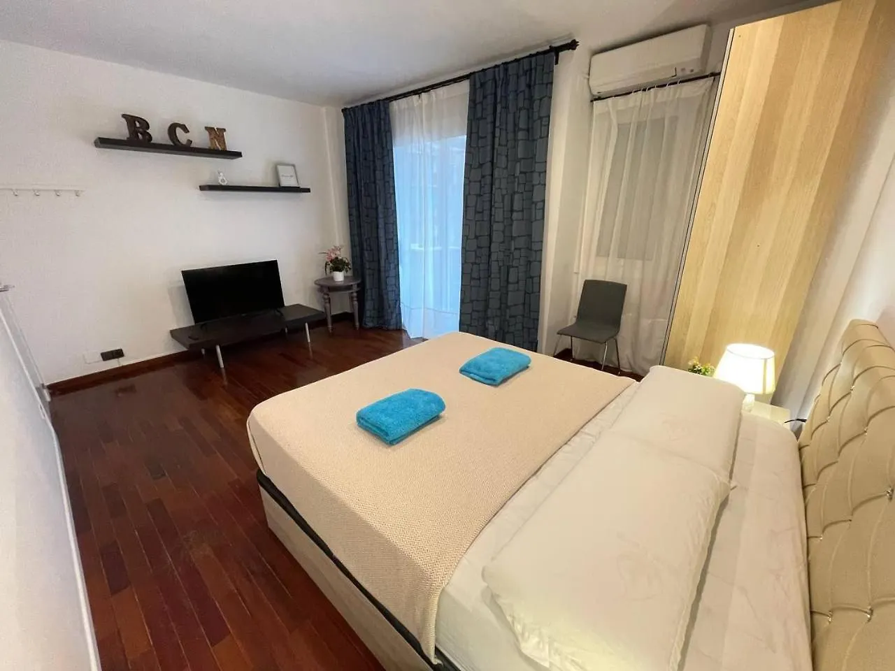 Bed & Breakfast Rooms Paris Barcelona