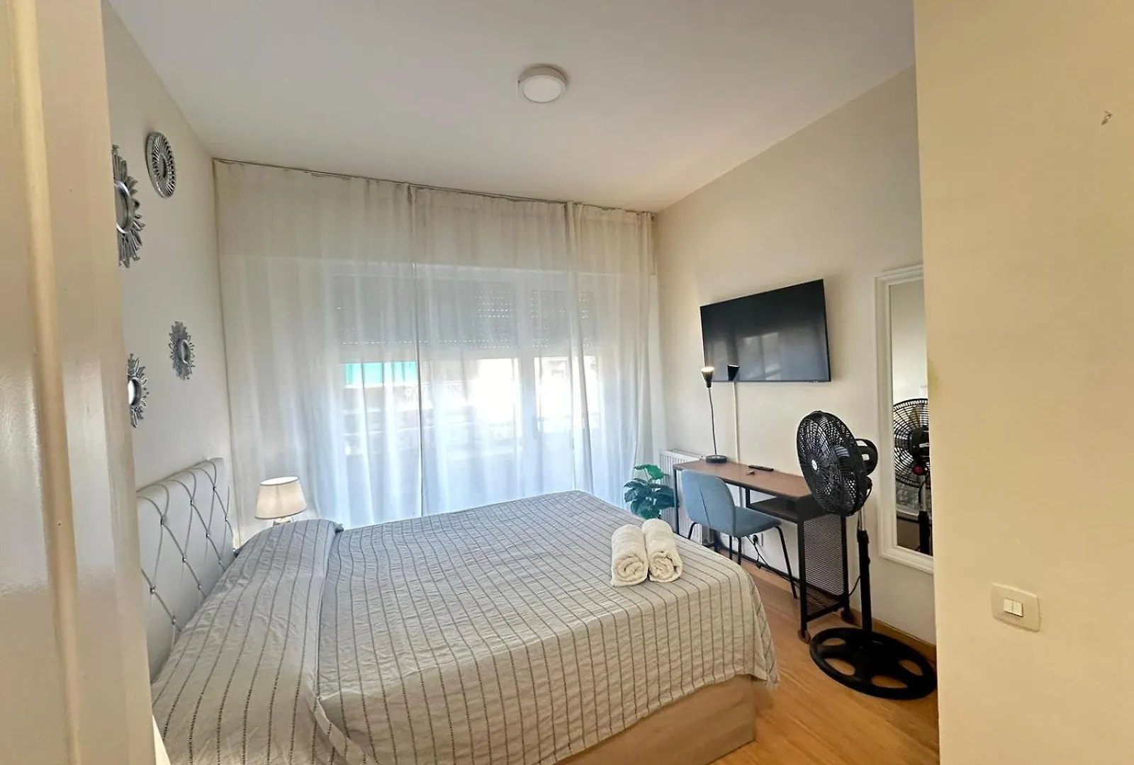 Bed & Breakfast Rooms Paris Barcelona