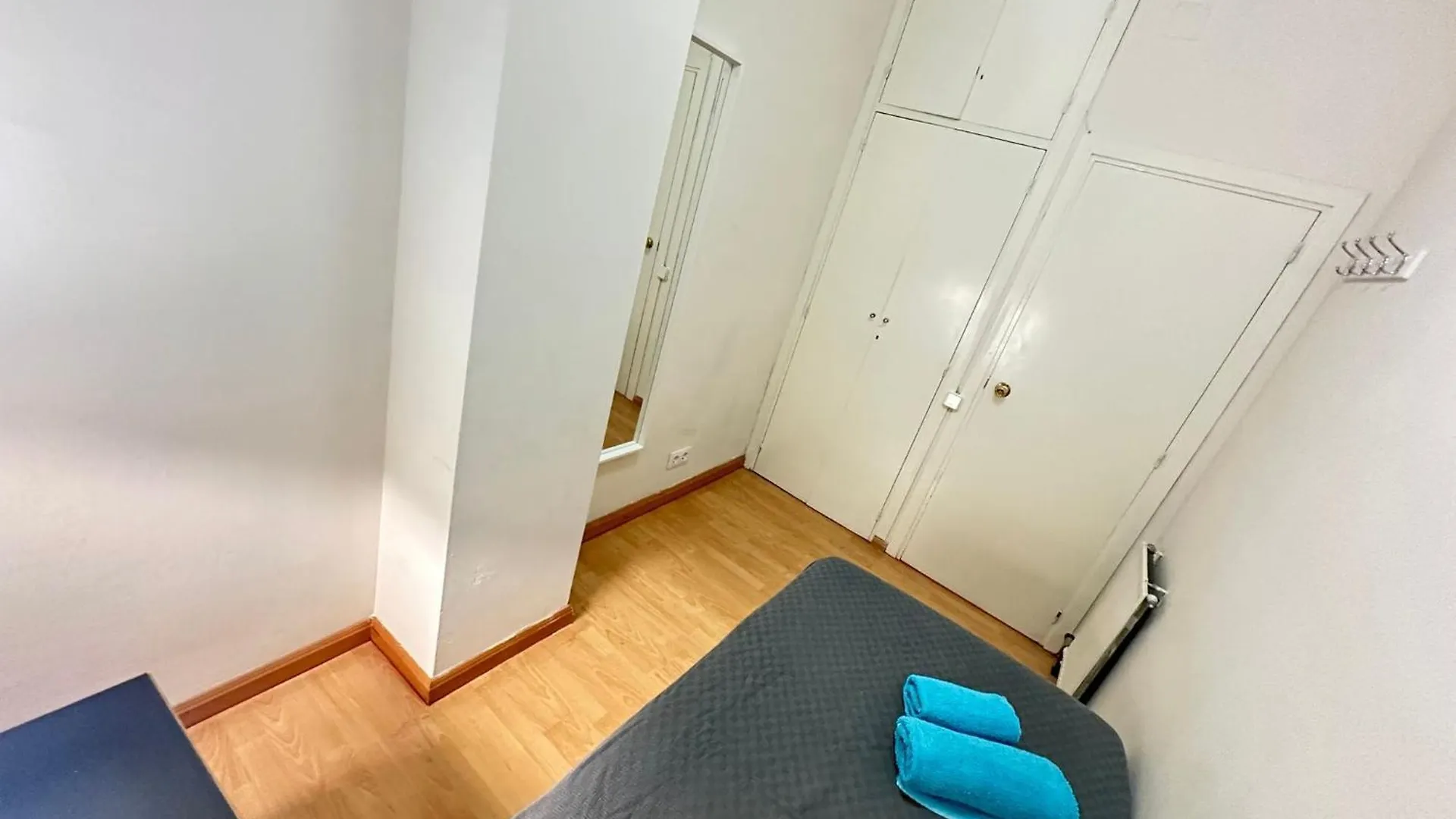 Rooms Paris Barcelona 0*,  Španělsko